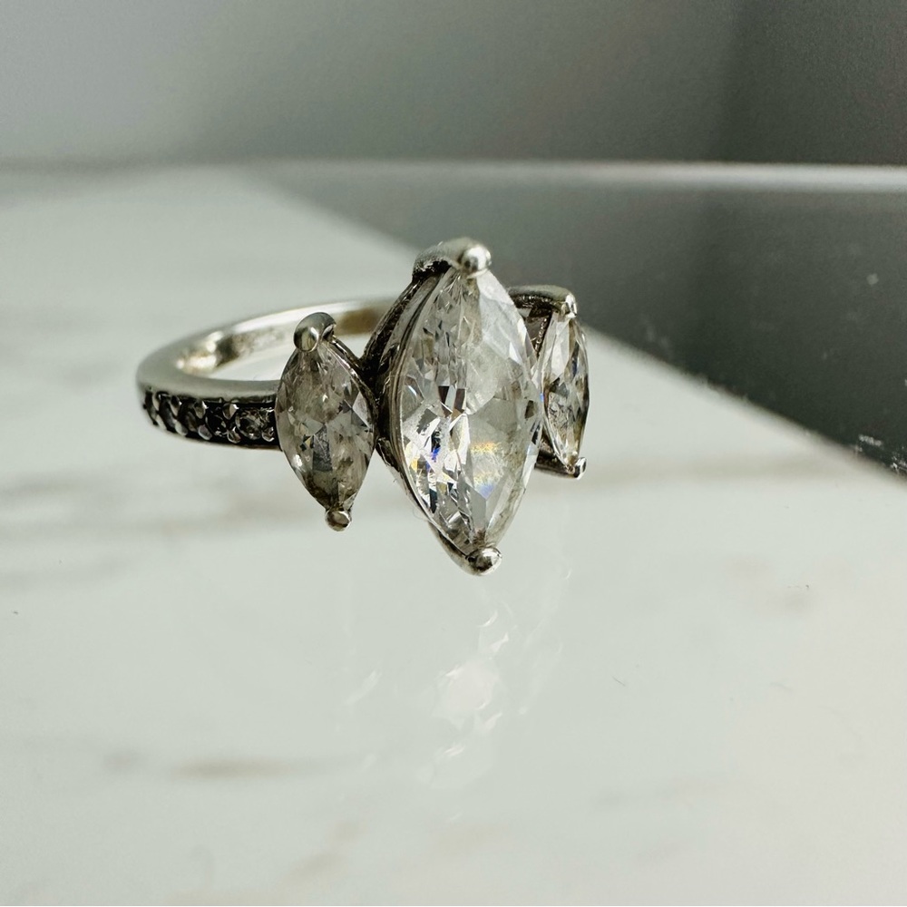 925 Sterling Silver Marquise CZ and Pave Ring – Elegant Three-Stone Design - Picture 7 of 10